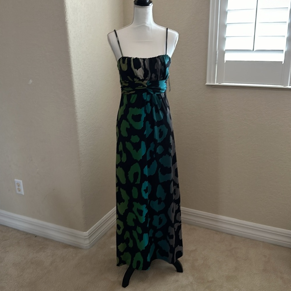 NWT animal print maxi dress size medium - Picture 6 of 9